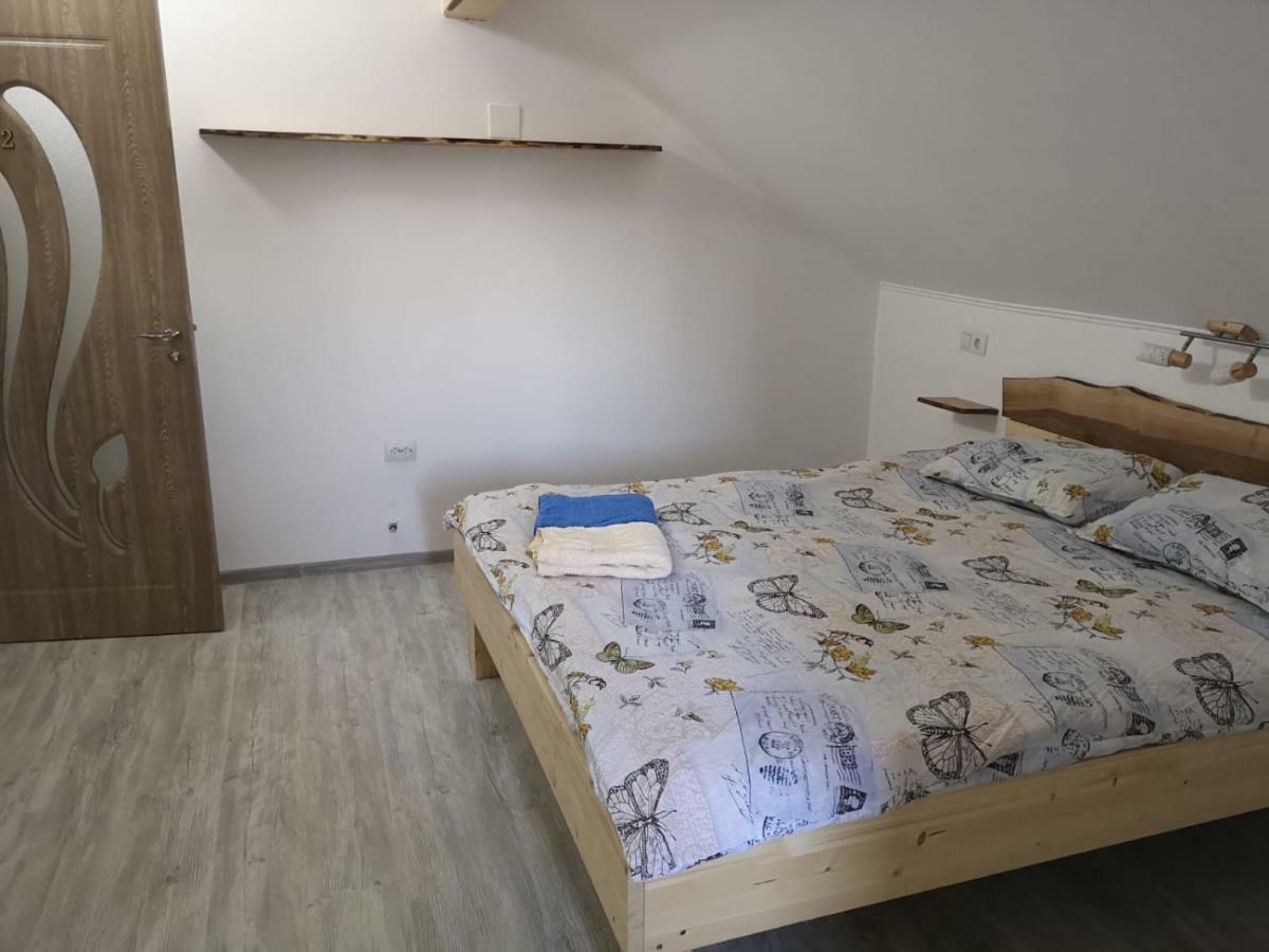 Casa Eden Lägenhet Babeni Exteriör bild