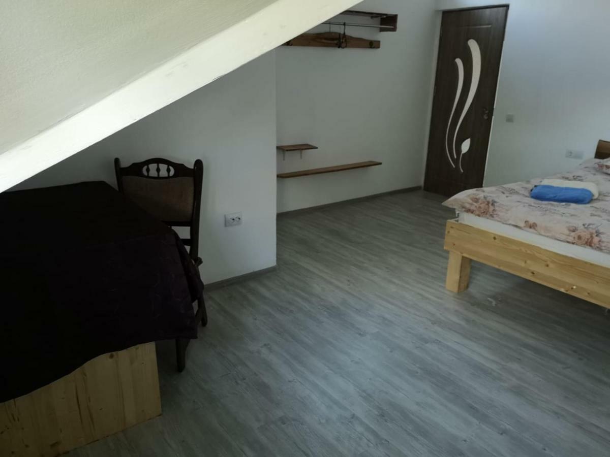 Casa Eden Lägenhet Babeni Exteriör bild