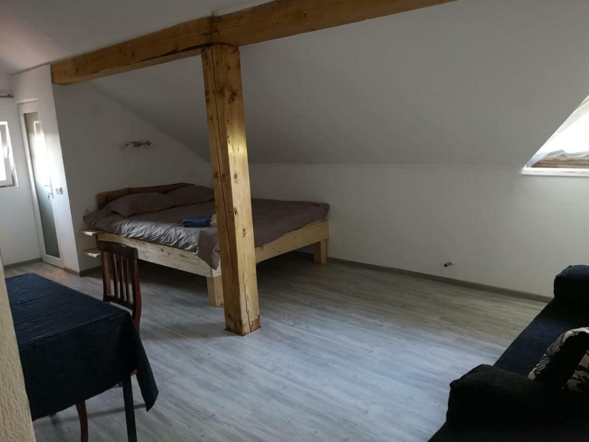 Casa Eden Lägenhet Babeni Exteriör bild