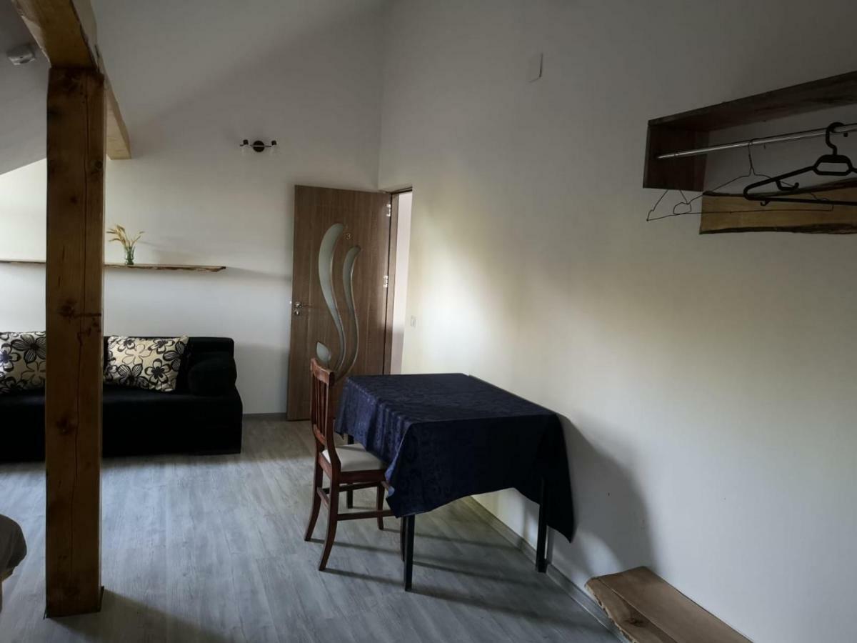 Casa Eden Lägenhet Babeni Exteriör bild