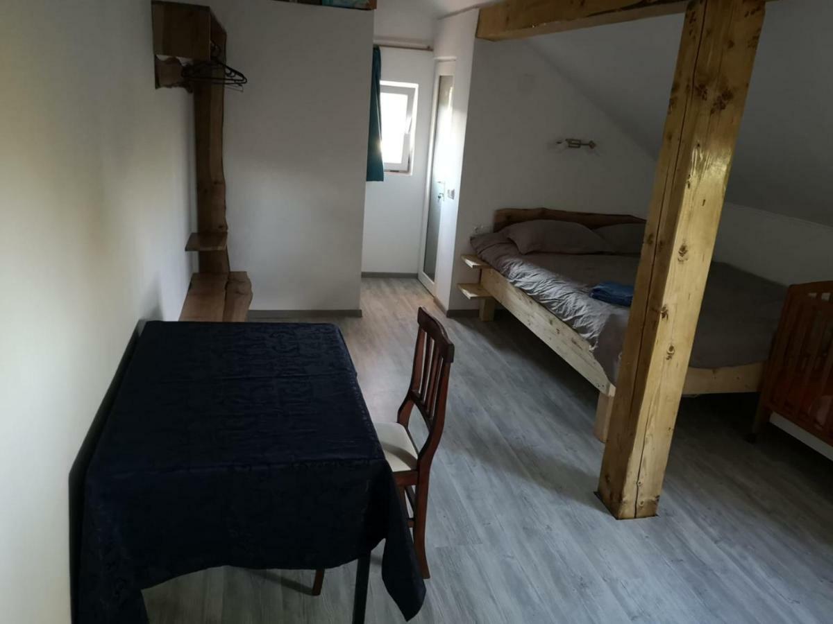Casa Eden Lägenhet Babeni Exteriör bild