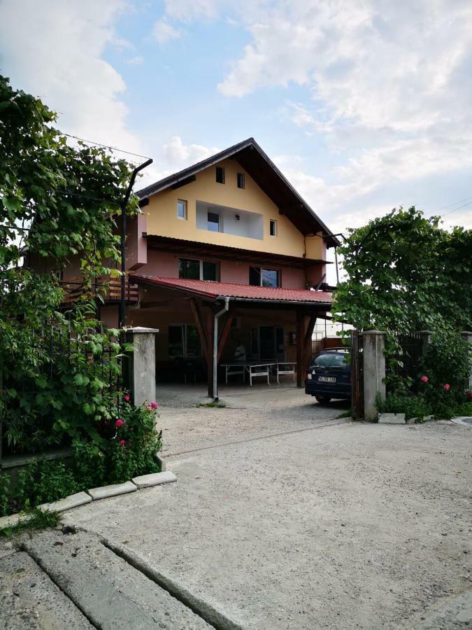 Casa Eden Lägenhet Babeni Exteriör bild